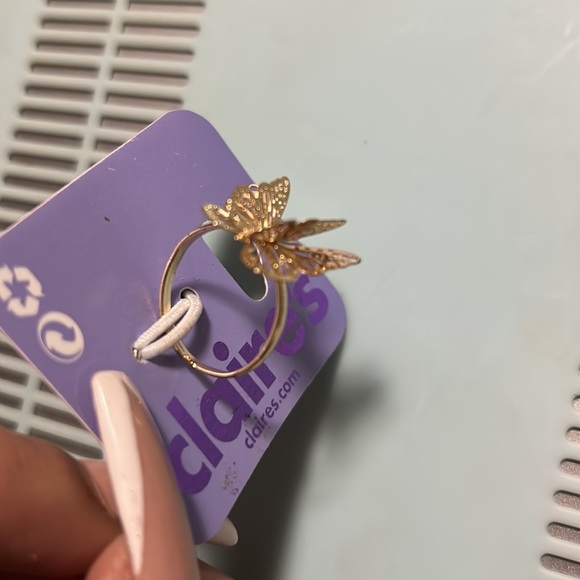 Claire gold butterfly Brand New ring size 8 - Picture 2 of 3